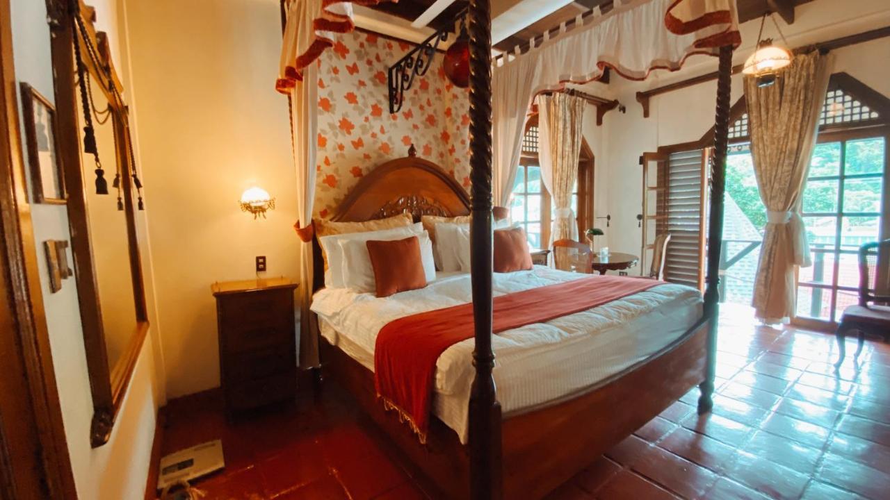 Tropicana Castle Dive Resort Powered By Cocotel Puerto Galera Eksteriør billede